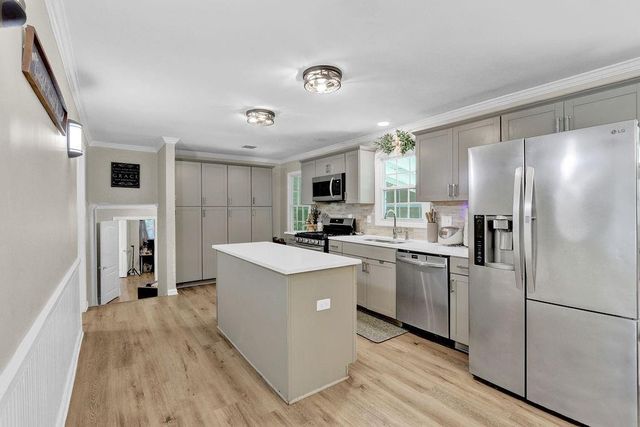 557 Rue Montaigne, Stone Mountain, GA 30083