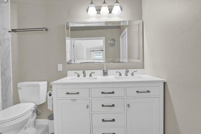 557 Rue Montaigne, Stone Mountain, GA 30083