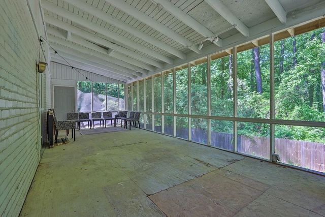 557 Rue Montaigne, Stone Mountain, GA 30083