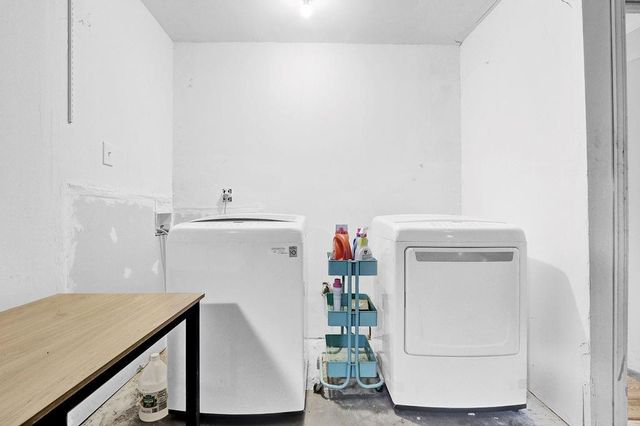 557 Rue Montaigne, Stone Mountain, GA 30083