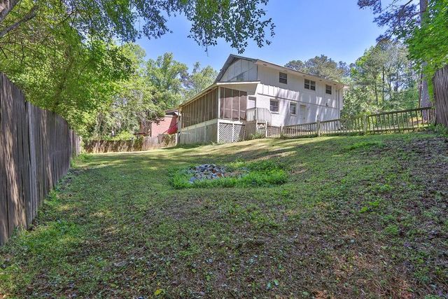 557 Rue Montaigne, Stone Mountain, GA 30083