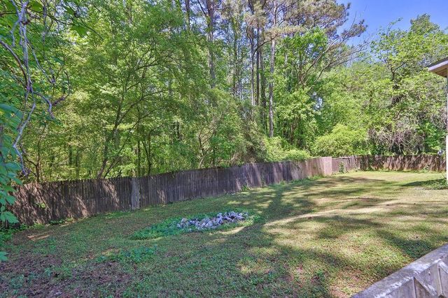 557 Rue Montaigne, Stone Mountain, GA 30083