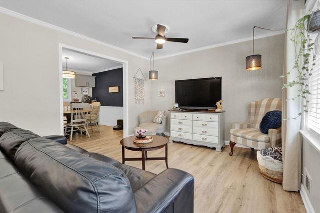 557 Rue Montaigne, Stone Mountain, GA 30083