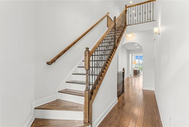 433 Fairmont Dr, Marshall, PA 15090