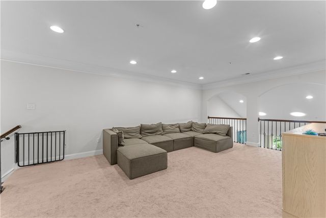 433 Fairmont Dr, Marshall, PA 15090