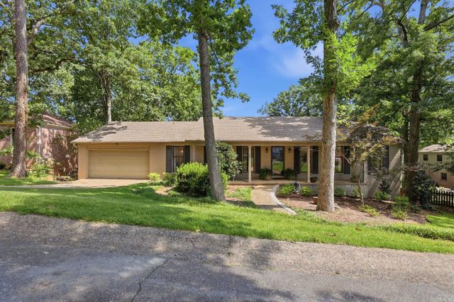 30 Foxhunt Trail, Little Rock, AR 72227