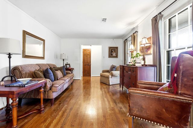 30 Foxhunt Trail, Little Rock, AR 72227