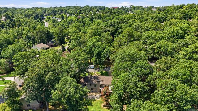 30 Foxhunt Trail, Little Rock, AR 72227