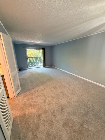 4845 Cedar Springs Road 174, Dallas, TX 75219