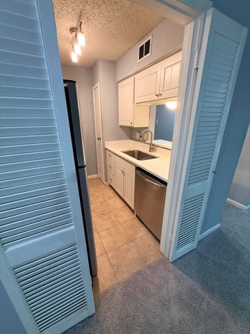4845 Cedar Springs Road 174, Dallas, TX 75219
