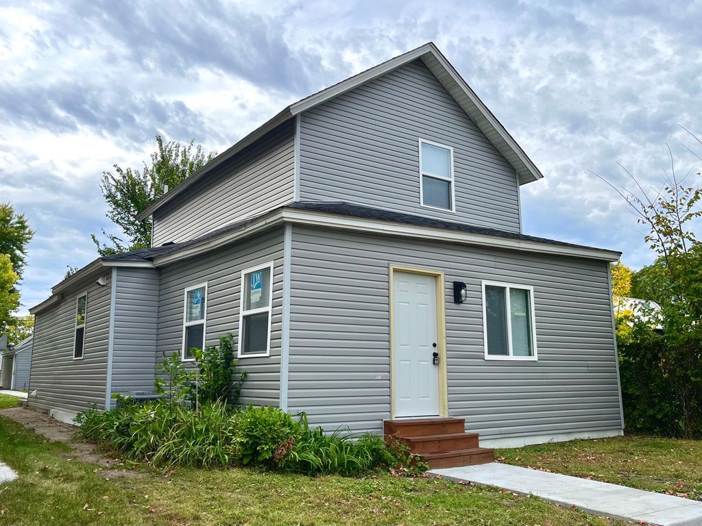 2616 30th Avenue S, Minneapolis, MN 55406