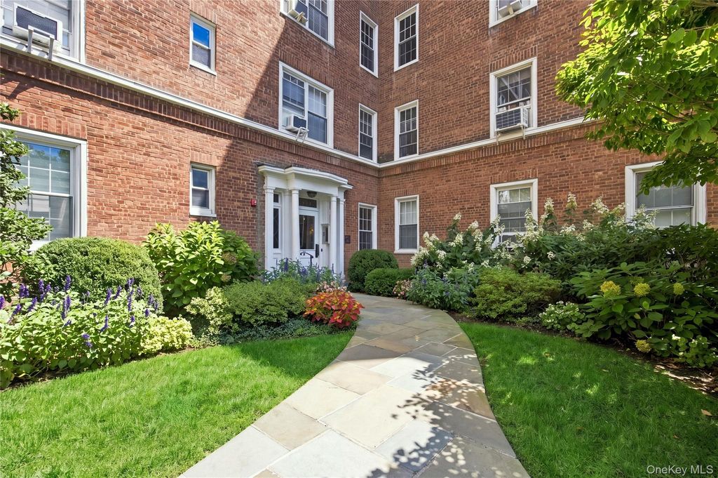 8 Midland Gardens 3i, Bronxville, NY 10708 — photo 3