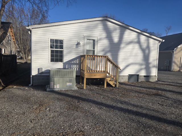 223 E Park Ave, Gallatin, TN 37066