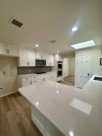 6002 Norfolk Avenue, Lubbock, TX 79413