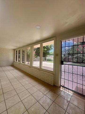 6002 Norfolk Avenue, Lubbock, TX 79413