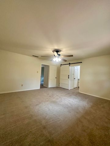 6002 Norfolk Avenue, Lubbock, TX 79413