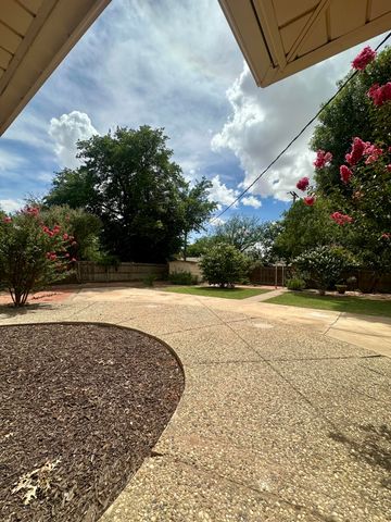 6002 Norfolk Avenue, Lubbock, TX 79413