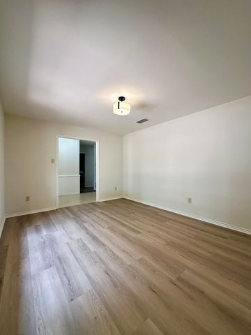 6002 Norfolk Avenue, Lubbock, TX 79413