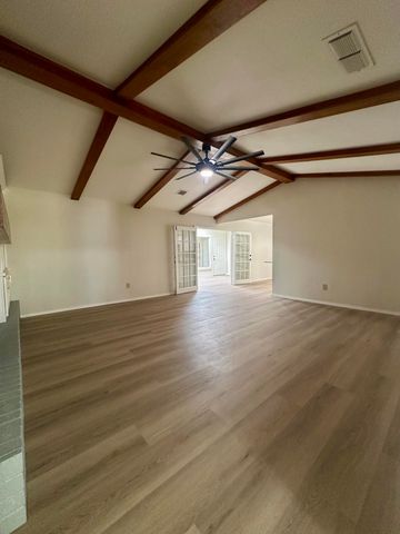 6002 Norfolk Avenue, Lubbock, TX 79413