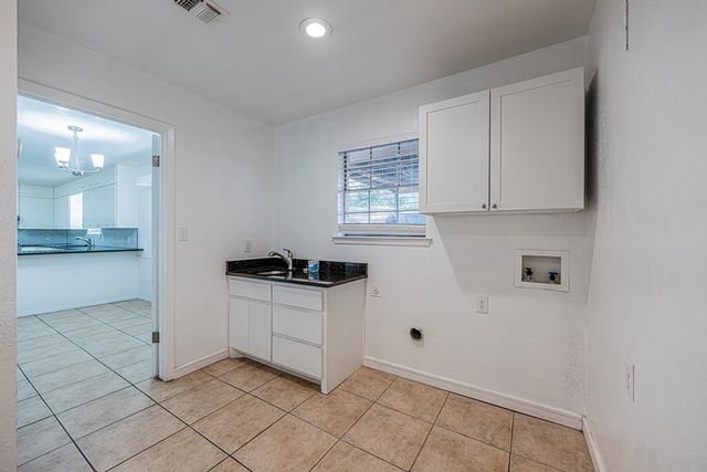 2333 Siesta Lane, Midland, TX 79705