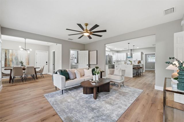 15 E LAUREL STREET, Apopka, FL 32703