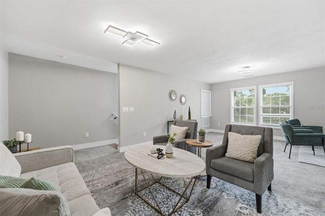 15 E LAUREL STREET, Apopka, FL 32703