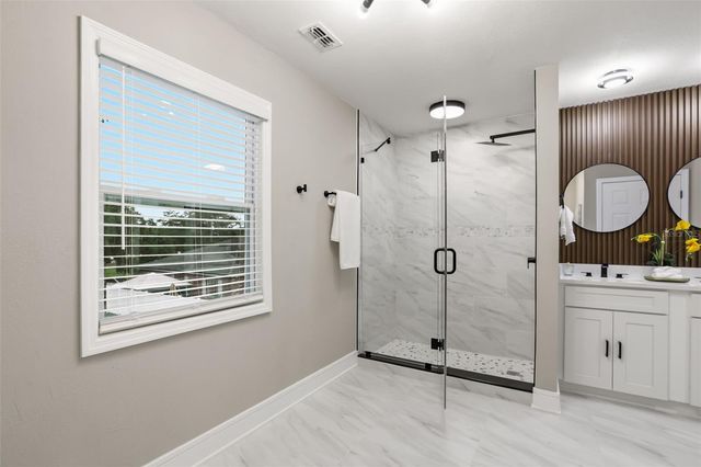15 E LAUREL STREET, Apopka, FL 32703