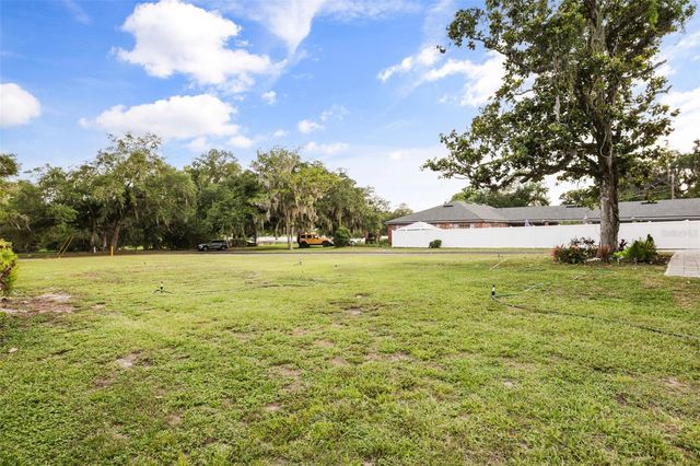 15 E LAUREL STREET, Apopka, FL 32703