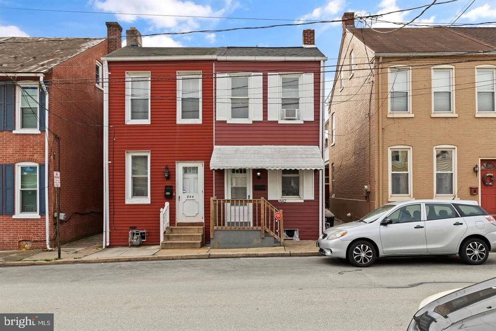 842 HOUSTON ST, Columbia, PA 17512