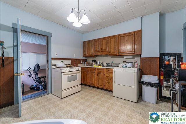 2824 Nazareth Road, Palmer Twp, PA 18045