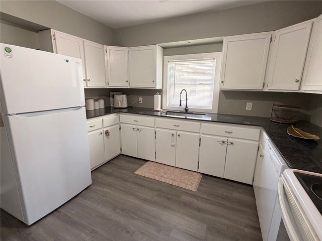 312 E H Street, Russellville, AR 72801