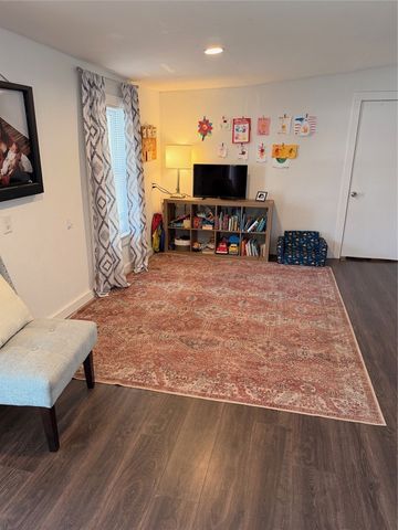 312 E H Street, Russellville, AR 72801