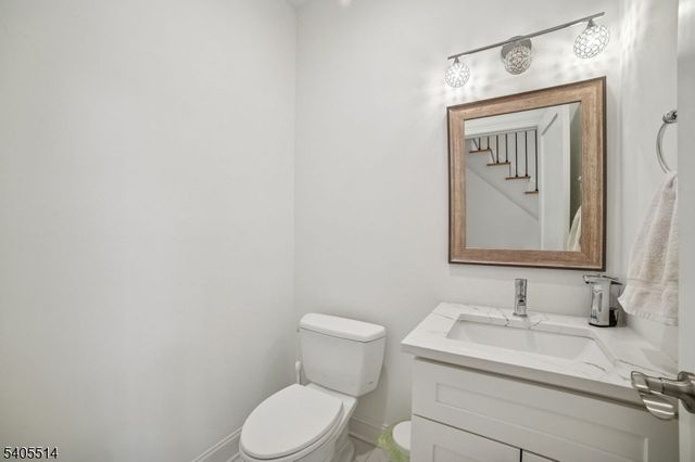 4 Scott Ter, Livingston Twp., NJ 07039