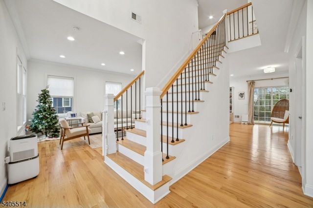 4 Scott Ter, Livingston Twp., NJ 07039