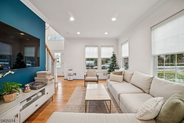 4 Scott Ter, Livingston Twp., NJ 07039