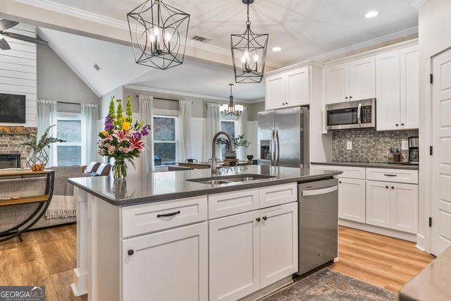 155 Creekside Lane, Forsyth, GA 31029