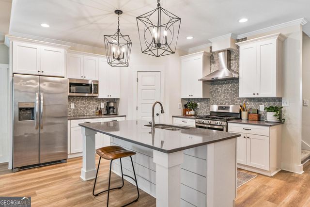 155 Creekside Lane, Forsyth, GA 31029