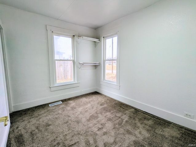 221 N G Street, Marion, IN 46952