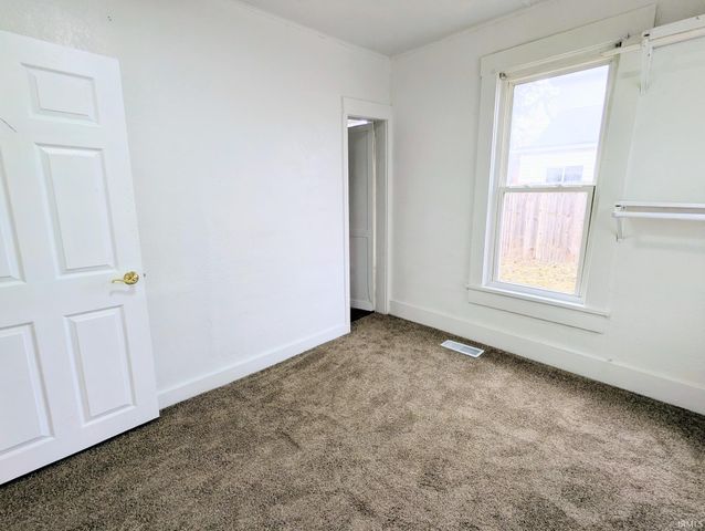 221 N G Street, Marion, IN 46952