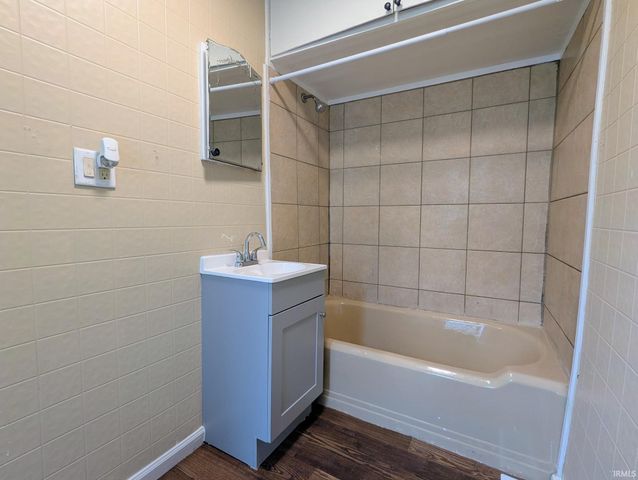 221 N G Street, Marion, IN 46952