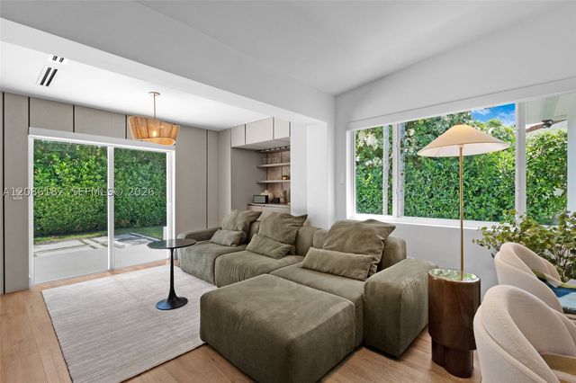 817 Tangier St, Coral Gables, FL 33134