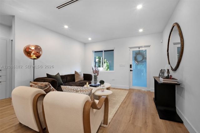 817 Tangier St, Coral Gables, FL 33134
