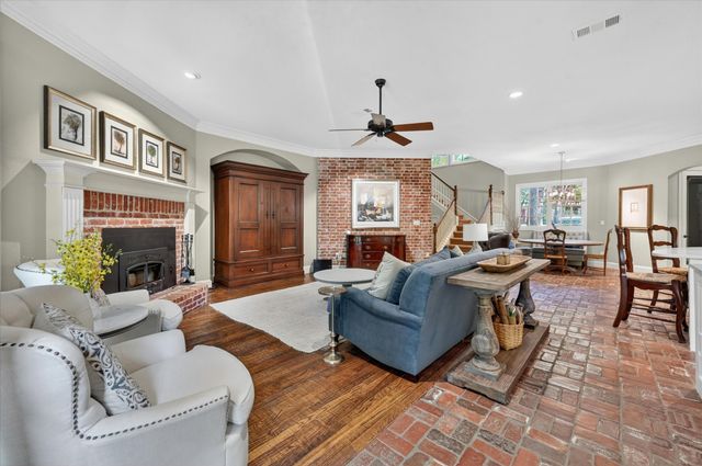 731 Creekwood Drive N, Fairview, TX 75069