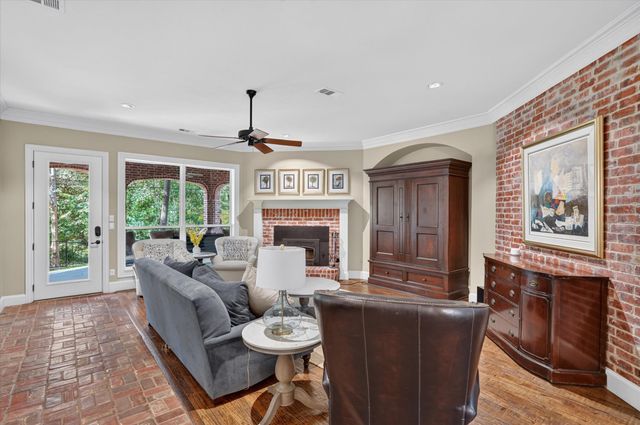 731 Creekwood Drive N, Fairview, TX 75069
