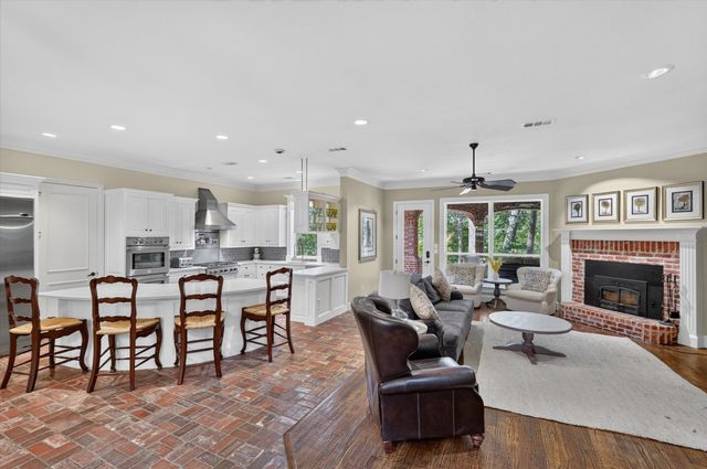731 Creekwood Drive N, Fairview, TX 75069