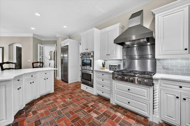 731 Creekwood Drive N, Fairview, TX 75069