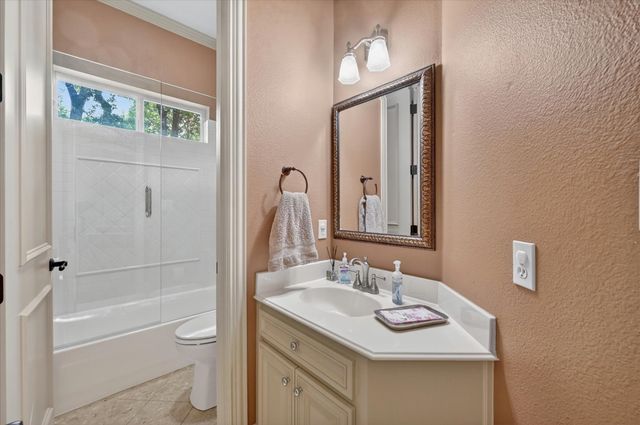731 Creekwood Drive N, Fairview, TX 75069