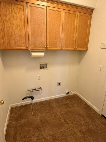 987 Pearwood Cir, Lodi, CA 95242