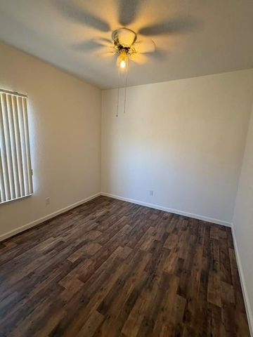 987 Pearwood Cir, Lodi, CA 95242