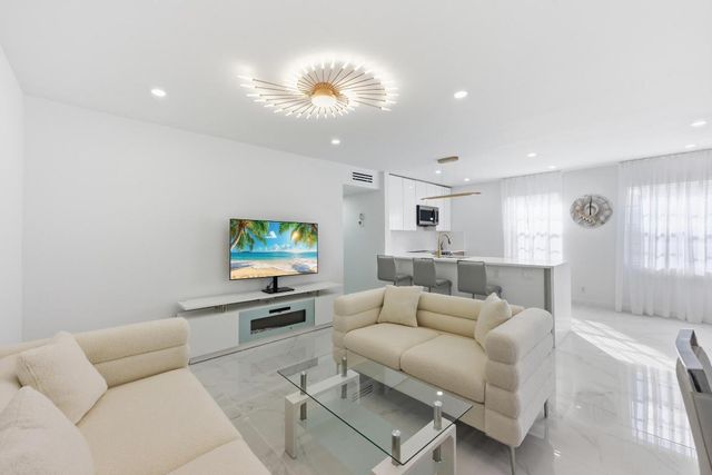 618 Normandy M, Delray Beach, FL 33484